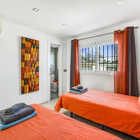 Casa Stefania - Modern Townhouse By Finest