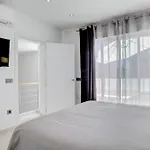 Σπίτι διακοπών Casa Stefania - Modern Townhouse By Finest Μαρμπέλλα